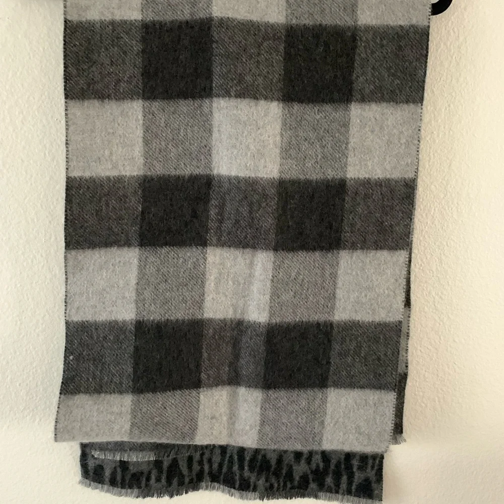 CASHMERES Double Sided Scarf Animal Plaid Print